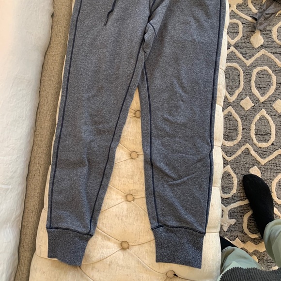 Lululemon joggers - Picture 2 of 3